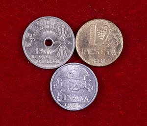 1937 y 1953. 10, 25 céntimos y 1 peseta. ... 