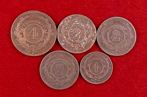1869. Uruguay. 1, 2 (tres) y 4 céntimos. ... 