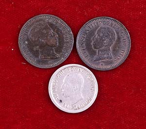 Lote de 3 monedas: 2 céntimos de 1904 y ... 
