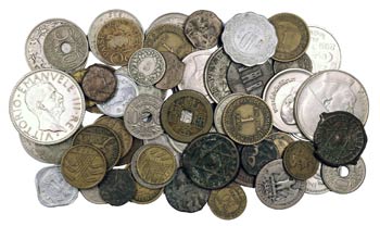 Lote de 60 monedas extranjeras en diversos ... 