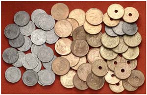 Lote de 150 monedas de la II República, de ... 