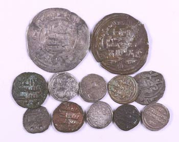 Lote de 12 monedas islámicas, la mayoría ... 