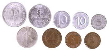 Lote de 9 monedas de diversos países. A ... 