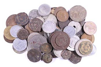 Lote de 194 monedas de diversos países. A ... 