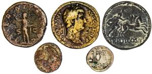 Lote formado por: 1 denario (Vespesiano), 2 ... 