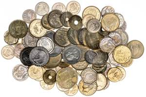 Juan Carlos I. Lote de 81 monedas. A ... 