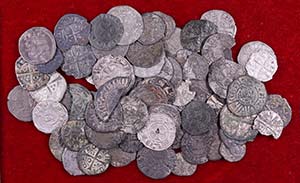 Lote de 81 monedas medievales de la corona ... 
