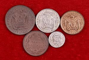1884-1928. Ecuador. 1/2 (dos), 1 (dos) y 5 ... 