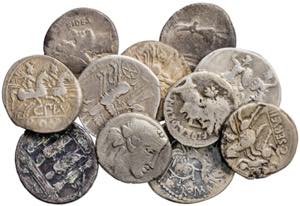 Lote de 11 denarios republicanos, uno ... 