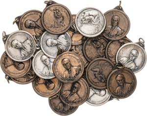 1918. Lote de 23 medallas del armisticio de ... 