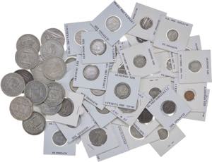1869 a 1926. Lote de 57 monedas: nueve en ... 