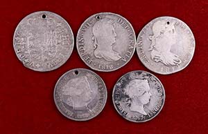 Lote de 5 monedas en plata, con perforación ... 
