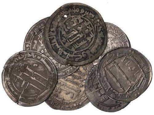 Abbasids - Lote 7 monedas. AE y ... 