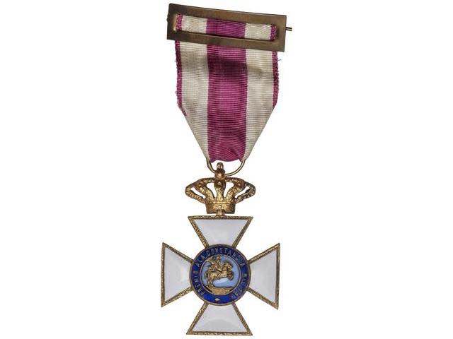 Cruz oro Real y Militar Orden de ... 
