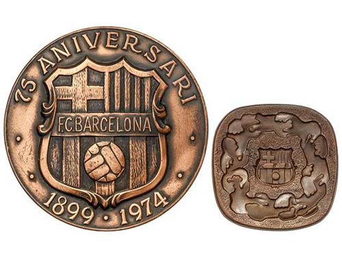 Lote 2 medallas. 1957 y 1974. ... 