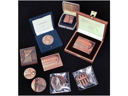 Lote 9 medallas. 1970 a 1991. ... 