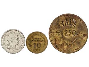 Lote 3 monedas 10, 25 Céntimos y 2 Pesetas. ... 