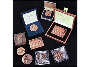 Subirachs - Lote 9 medallas. 1970 a 1991. ... 