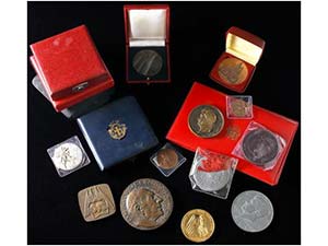 Lote 20 medallas. 1892 a Siglo XX. AE, BR, ... 
