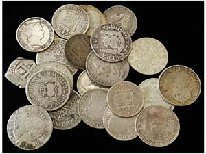 Lote 24 monedas de plata módulo pequeño. ... 