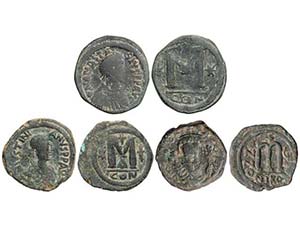 Lote 3 monedas Follis. 409 a 602 d.C. ... 