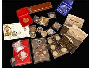 Lote 57 monedas y 1 medalla. 1535, 1857 y ... 