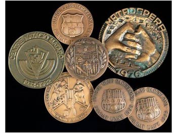 Lote 54 medallas. Siglo XX. AE, Br, Metal ... 