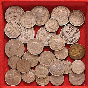 LOTTI - Estere  PERU - Lotto di 28 monete