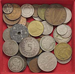 LOTTI - Estere  VARIE - Lotto di 38 monete