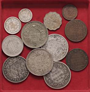 LOTTI - Estere  INDIA - Lotto di 12 monete
