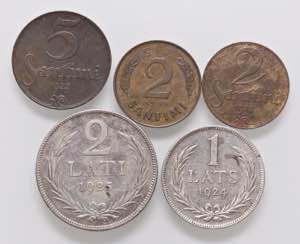 LOTTI - Estere  LETTONIA - Lotto di 5 monete