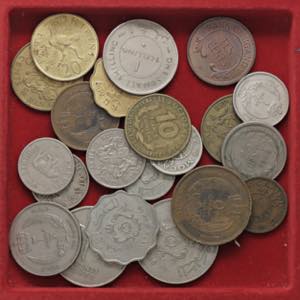 LOTTI - Estere  AFRICA - Lotto di 34 monete, ... 
