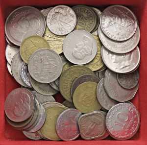 LOTTI - Estere  AFRICA - Lotto di 68 monete