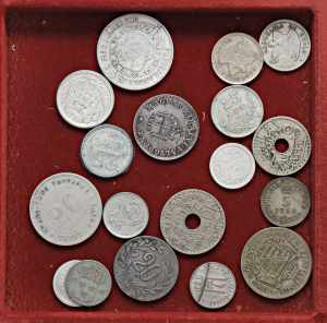 LOTTI - Estere  VARIE - Lotto di 18 monete