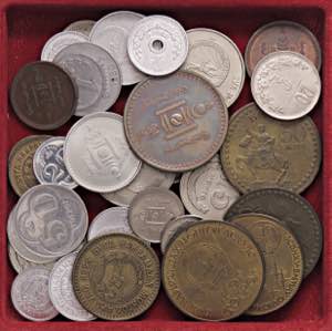 LOTTI - Estere  MONGOLIA - Lotto di 35 monete