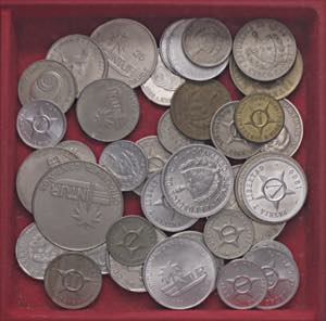 LOTTI - Estere  CUBA - Lotto di 49 monete ... 