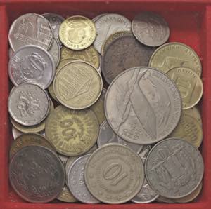 LOTTI - Estere  VARIE - Lotto di 126 monete
