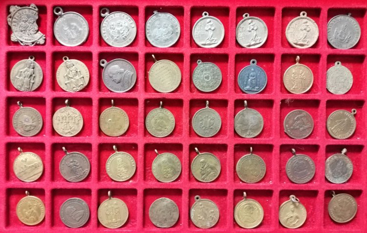 40 medaglie religiose del XIX ... 