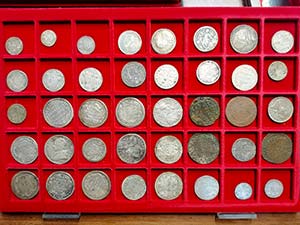 443 monete papali di varie epoche, ... 
