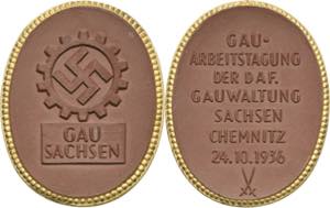 Drittes Reich  Braune Porzellanmedaille 1936 ... 
