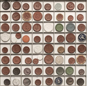 Lots Lot-79 Stück Porzellanmünzen. Dabei ... 