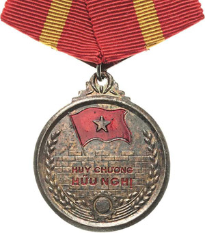 Vietnam Volksrepublik Silbermedaille 1975. ... 