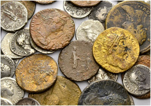 Lots - Hadrian. 32 Denarii. 13 Bronzes. Very ... 